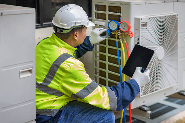 Professional Heat Pump Repair technician working in Roswell, NM